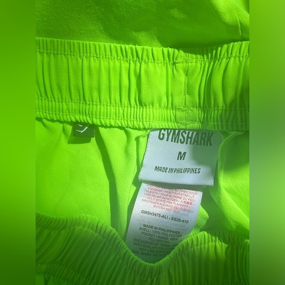 Gymshark Lightweight Neon Green Shorts 7” with zippered pockets, Size Medium - Picture 9 of 10